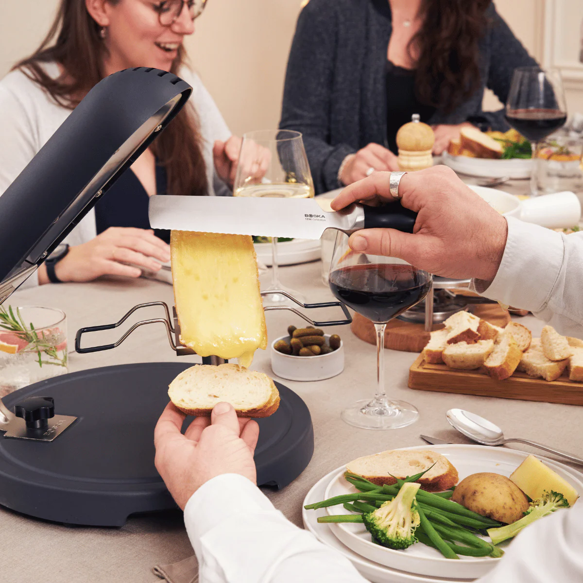 Raclette Quattro Zwart incl. UK plug - Image 2
